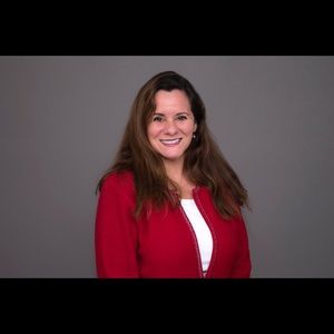 Meet your Posher, Claudia